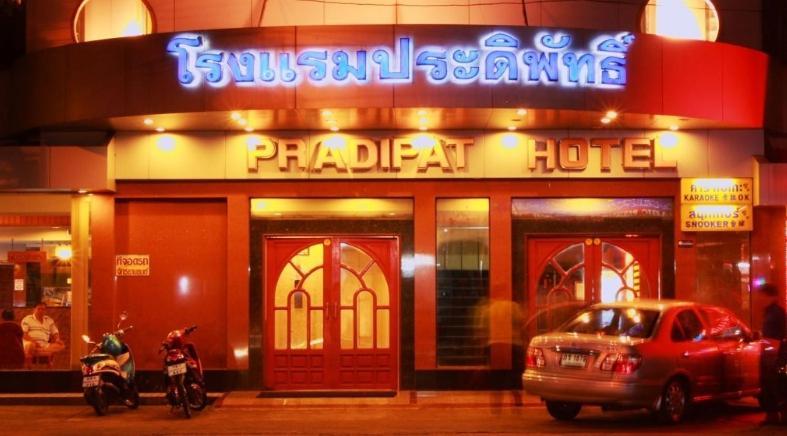 Pradipat Hotel Banguecoque Exterior foto