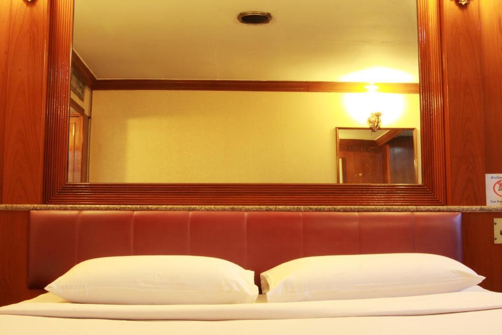 Pradipat Hotel Banguecoque Quarto foto